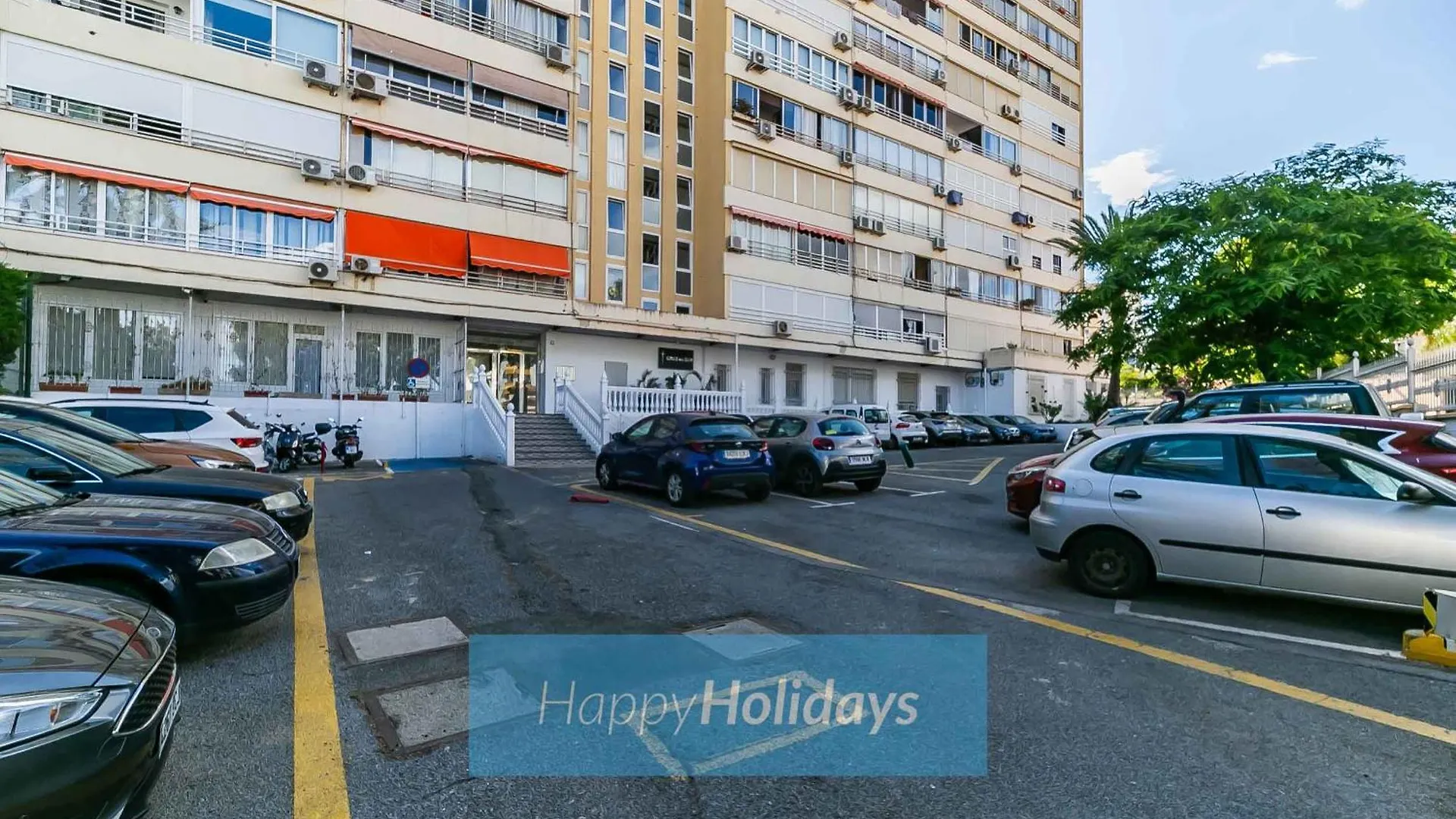 Hh Sur Apartment بينالماذينا